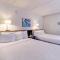 MP522 Mountain Plaza Hotel Room