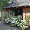B & B Chawe