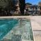 Mas de la Roule, 4 studios, piscine chauffée, studio SPA, parc 2 ha, Pont d'Avignon à pied