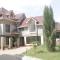 Eshborns House - Near Jomo Kenyatta International Airport and SGR with shuttle services at an extra fee