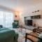Caravelas 2-Bedroom Apartment with Pool - 50m from the Beach