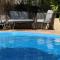 Cosy, private guest house with pool and private parking