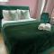 The Lily Pad near Poole Dorset Self contained private entrance and free parking