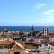 Top-Floor One-Bedroom Flats - Peaceful with Ocean and City Views