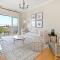 Stylish 2 Bedroom Ensuite Apt with Beautiful Views