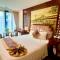 DE LA SOIE Hotel & Travel