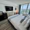 Balcony Ocean Views - Pool, Gym, Wi-Fi & Parking
