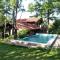 Casa completa con piscina y quincho en Ascochinga, 4 habitaciones, zona golf