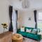 Modern Cosy Corner Flat 3 bed and loft sleep 7 people