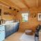 Scandi-Style Cabin in Bideford, Private Parking