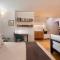 Bright, Cosy Studio close to Glyfada Beach & Center
