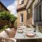 Large terrace 3 minutes from the beach