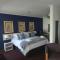 Wayside Lodge