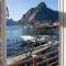 Authentic central located cabin close to Reinebringen Lofoten