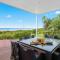 The Vibe Beach House - direct beach access, spa