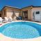 House with pool in Marcana