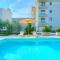 Cozy New Apartments with Private Pool Podstrana
