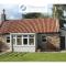 Carpenters Cottage- coastal stay with garden