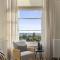 Sea Breeze, Luxury Views Seafront Stylish Home