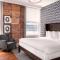 Q&C Hotel and Bar New Orleans, Autograph Collection