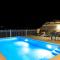 Magnifica Holiday Home with Jacuzzi hot tub and pool