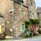 La Petite Madeleine is a Charming 2 Bedroom Pet Friendly Gite situated on Dinan Port