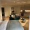 Cosy Modern Studio