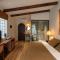 Phen Art House, Artistic Living in the Heart of Old Quarter
