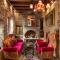 Nikos Takis Boutique Fashion hotel