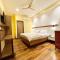 Hotel SHIVAM ! Varanasi Forɘigner's-Choice ! fully-Air-Conditioned-hotel, lift-and-Parking-availability near-Kashi-Vishwanath-Temple and-Ganga-ghat