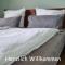 Design Apartment mit Klimaanlage, Parkplatz, Netflix, Disney, Dominos Pizza, Wallbox, Bahnhof Falkensee 5min - Berlin Hbf 23min