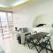 Riverfront Retreat Prime Location Apartment with Stunning Views of the RioNegro