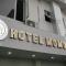 Hotel Momon