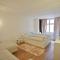 Cozy City Center, 4 bedroom- 120sq, 5min walk to Main Station