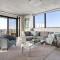 Executive Sky LUX - 2 BD 2BA Views Pool Patio & Gym