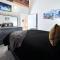 Luxéry Stay Chicago - Themed Units! Close to Downtown, McCormick Place & Wintrust Arena
