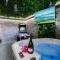 Rockside - Luxury 1 bedroom home with hot tub, central location, parking and pet friendly