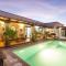 private Pool, walk to malecón, 2 BR estilo hacienda