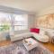 Sunny House - Main Floor, Free parking, in Toronto