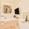 Luxury Suite Spa Bath & Cinema Screen- Bordeaux