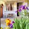 BHH BOLOGNA HOLIDAY HOME private Garden Reserved Parking -wwwbolognaholidayhomecom- house garden parking
