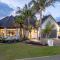 Palm Paradise with Spa