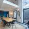 The Cosmopolitan Architect Design Home with Rooftop Jacuzzi 8 Guests
