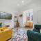 Modern 2-Bedroom Apartment on Oxford Street 8GC