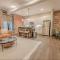 Chic Modern 2 bed Apartment with Exposed Brick