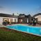 Vila Nora with heated pool