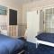 Superb Triple Room near Airport - 1