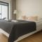 City Home Finland Big Luxury Suite - Spacious Suite with Own SAUNA, One Bedroom and Furnished Balcony next to Train Station