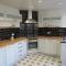 NEW 4 Bed house close to train station and town