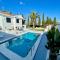 VILLA EXCLUSIVA con Piscina, Jardín y Barbacoa